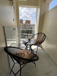 Cozy Chic 1 bedroom with RelaxationWork Study Area Kilimani - 7