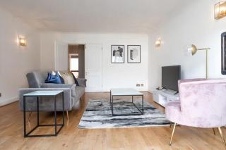 Spacious 1 Bed Mayfair Apartment with Balcony - 2