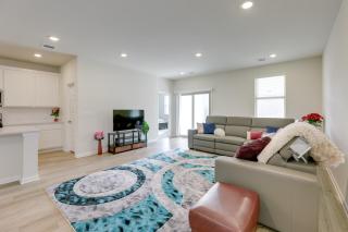 Buda Business-Ready House Office, Home Gym and Yard - 5