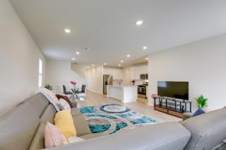 Buda Business-Ready House Office, Home Gym and Yard - 4