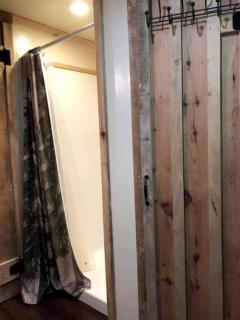 Intimate Yurt Rental Ideal for Romantic Glamping in Virginia - 1