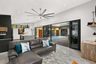 Balinese Style Villa With Bionized Pool - 6