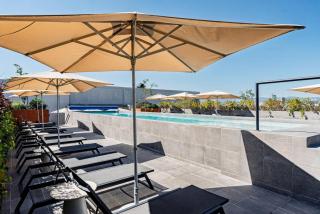 Roma Rooftop Oasis with Pool and Skyline Views - 7