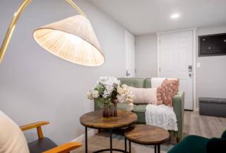 Modern Cozy Bright 2BR Lower Unit w private entry - 8