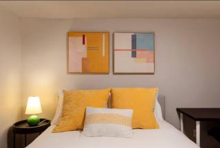 Modern Cozy Bright 2BR Lower Unit w private entry - 3