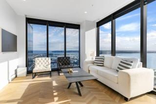 Luxury 2BR Apartment on Albert - 8