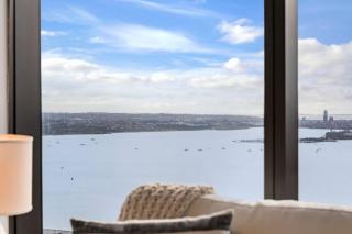 Luxury 2BR Apartment on Albert - 9
