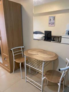 Cozy Studio Unit Near IT Park with Pool Access - 2