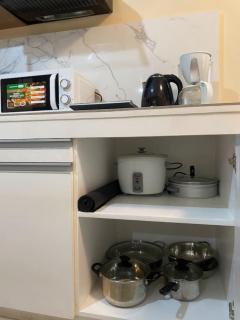 Cozy Studio Unit Near IT Park with Pool Access - 1