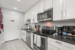 Modern Escape Near Lake Eola and Downtown Orlando - 2