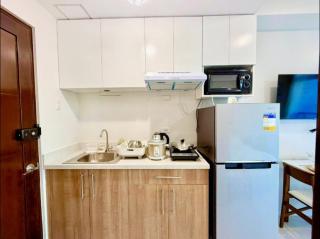 Bright Minimalist Studio with Balcony - 4