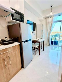 Bright Minimalist Studio with Balcony - 3