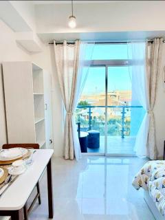 Bright Minimalist Studio with Balcony - 2