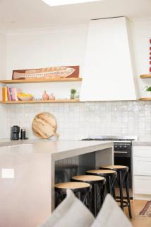 Tranquil and Spacious Parkside Retreat in Willoughby - 5