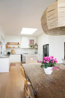 Tranquil and Spacious Parkside Retreat in Willoughby - 4