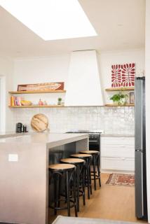 Tranquil and Spacious Parkside Retreat in Willoughby - 2