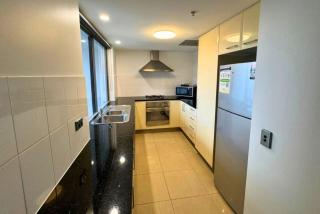 City Lights Escape 2BR near South Bank - 1