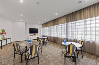 Contemporary 3BR Getaway in Brisbane CBD - 4