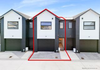 Brand New, King-Bed, Central City -By KOSH - Hamilton - 1