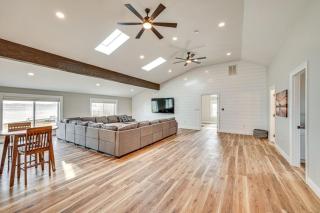 Chapman Lake Retreat with Pier, Fire Pit and Games - Warsaw - 3