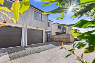 Modern Townhouse with Parking nr Airport - Manukau - 0