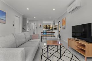 Modern Townhouse with Parking nr Airport - Manukau - 4