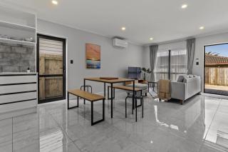 Modern Townhouse with Parking nr Airport - Manukau - 1