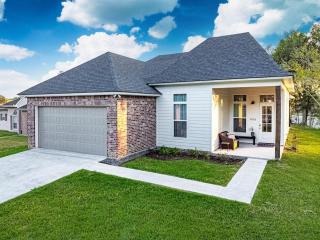 Brand New Centrally Located In Lafayette - 0