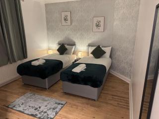 Stylish 2BR in Renfrew - 7