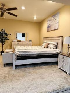 6 Bedrooms Bar Lounge and Pool - 6