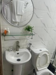 OPULENT OASIS Hotel and Apartments - 2