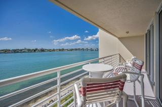 Club Bahia Gorgeous View of Boca Ciega Bay - 9
