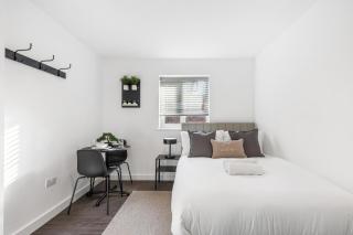 Chic Urban Room In Vibrant Brixton - Bathroom Shared With Just One Other Room - 3