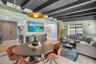 Almost Famous - Pool - Jacuzzi - 9