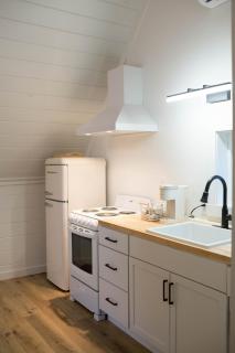 Liv's Treehouse-Honeymoon Suite-Hot Tub - 1