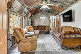 9 Mi to Hocking Hills SP Cabin with Private Hot Tub - 8