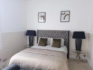 Central Prestwick serviced apartment - 0