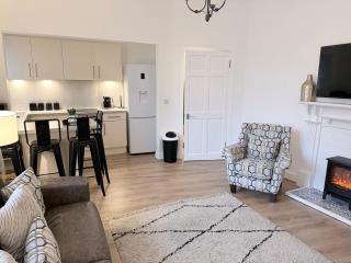 Central Prestwick serviced apartment - 1