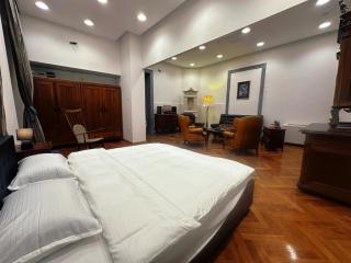 Marina Luxury Apartment - 1