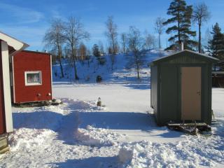 Stuga med bastu i naturen nära Stockholm - 4