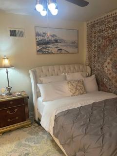 Splendid Room in House 10 mins to Airport - 6