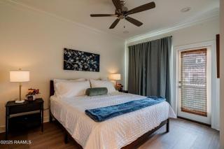 Modern 3BR 2 and a half BA Townhome, Heart of Town - 5