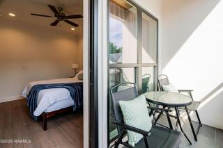 Modern 3BR 2 and a half BA Townhome, Heart of Town - 4