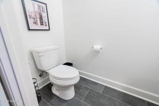 Modern 3BR 2 and a half BA Townhome, Heart of Town - 2