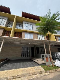 Kyzen Stay Central Family Home w Pool & Loft Net - 9