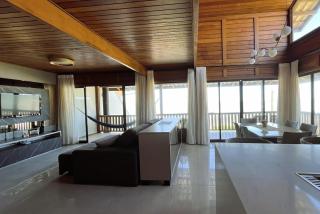 Excelente Casa com área Gourmet de frente mar - 1