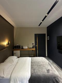 La Mirage Suites & Apartments - 6