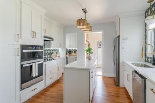 Hot Tub and Private Beach Waterfront Urbanna Escape - 2