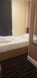 The Royal Windsor Hotel - 7