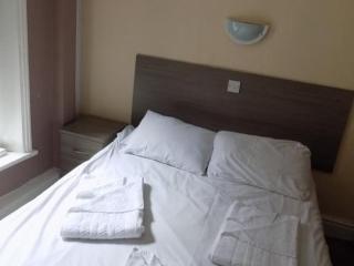 The Royal Windsor Hotel - 5